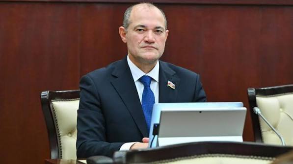 Deputat: “400 manatla ailə dolandırmaq mümkünsüzdür” Deputat: “400 manatla ailə dolandırmaq mümkünsüzdür”