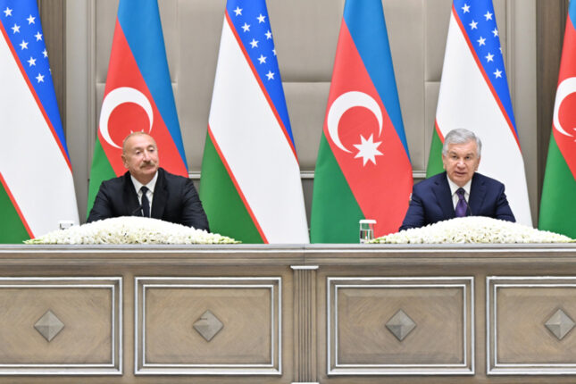 Azərbaycan və Özbəkistan prezidentləri mətbuata bəyanatlarla çıxış etdilər – Fotolar Azərbaycan və Özbəkistan prezidentləri mətbuata bəyanatlarla çıxış etdilər – Fotolar