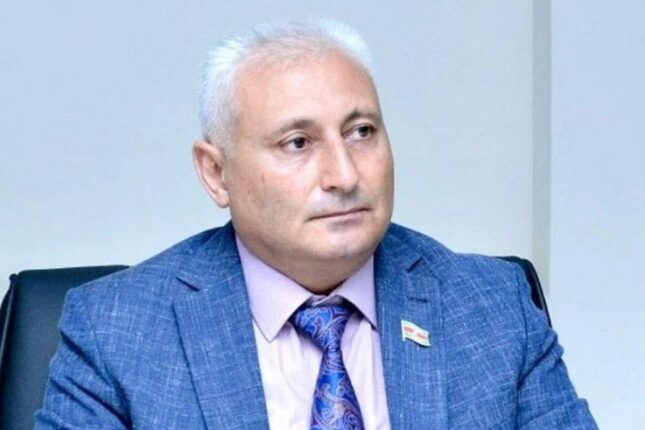 Hikmət Babaoğlunun bu statusu tənqid olundu – FOTO Hikmət Babaoğlunun bu statusu tənqid olundu – FOTO