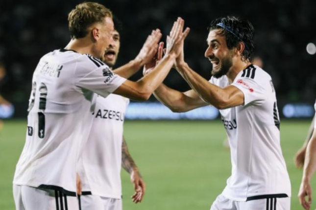 “Qarabağ” qalib gəlib “pley-off”a yüksəldi! “Qarabağ” qalib gəlib “pley-off”a yüksəldi!