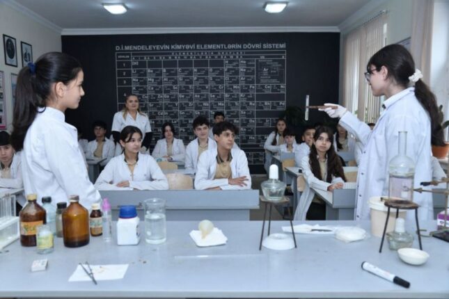 Bu siniflər üzrə müəllimlərin işə qəbulu imtahanı başladı Bu siniflər üzrə müəllimlərin işə qəbulu imtahanı başladı