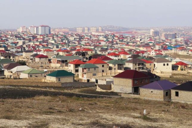 Bu yaşayış evləri bərpa edilir – yarım milyon sərf olunacaq Bu yaşayış evləri bərpa edilir – yarım milyon sərf olunacaq