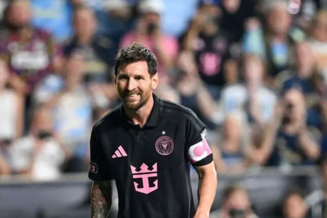 Messi şilləyə görə CƏRİMƏLƏNDİ – VİDEO Messi şilləyə görə CƏRİMƏLƏNDİ – VİDEO