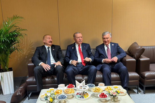 Prezident və xanımı 6-cı Dünya Köçəri Oyunlarının açılış mərasimində – Fotolar Prezident və xanımı 6-cı Dünya Köçəri Oyunlarının açılış mərasimində – Fotolar