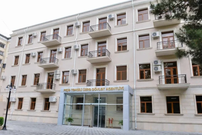 Peşə təhsil müəssisələrinə sənəd vermək istəyənlərin NƏZƏRİNƏ! Peşə təhsil müəssisələrinə sənəd vermək istəyənlərin NƏZƏRİNƏ!