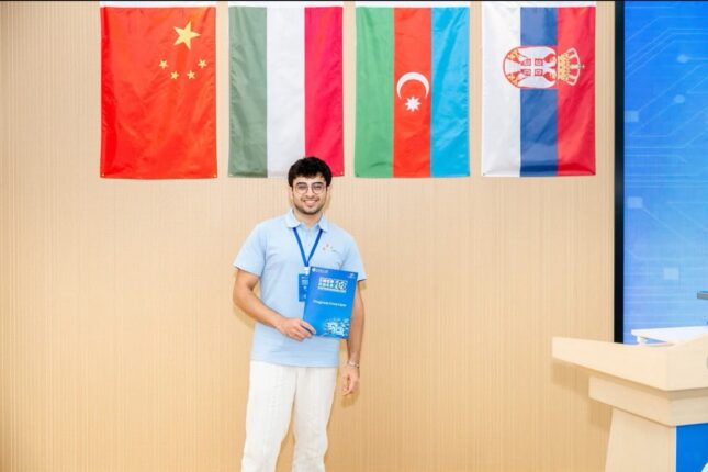 Azərbaycanlı tələbə Çində keçirilən beynəlxalq düşərgədə ölkəmizi təmsil edib Azərbaycanlı tələbə Çində keçirilən beynəlxalq düşərgədə ölkəmizi təmsil edib