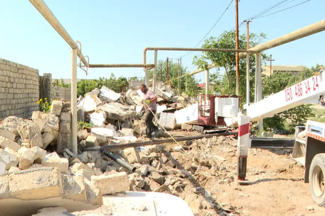 Bakıda 200-dən çox ev plana düşdü: Kompensasiya ödəniləcək (VİDEO) Bakıda 200-dən çox ev plana düşdü: Kompensasiya ödəniləcək (VİDEO)