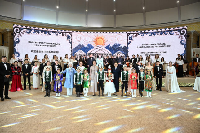 Beş ölkənin birinci xanımı bir araya gəldi – FOTOLAR Beş ölkənin birinci xanımı bir araya gəldi – FOTOLAR