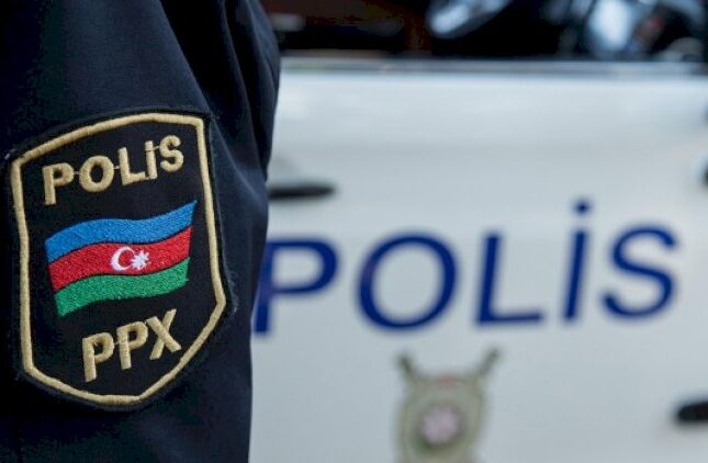 Arvadına iş tapmaq üçün 24 manatından oldu – Polis hərəkətə keçdi Arvadına iş tapmaq üçün 24 manatından oldu – Polis hərəkətə keçdi