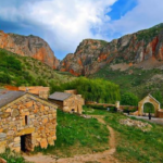 serhedde-her-sey-yaxsidir