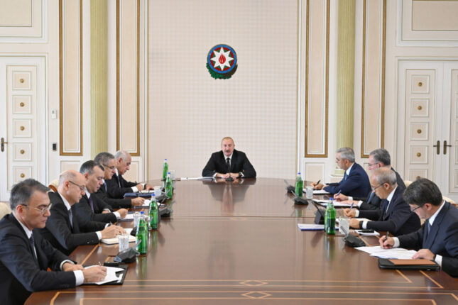 Prezident müşavirə keçirdi – Fotolar Prezident müşavirə keçirdi – Fotolar