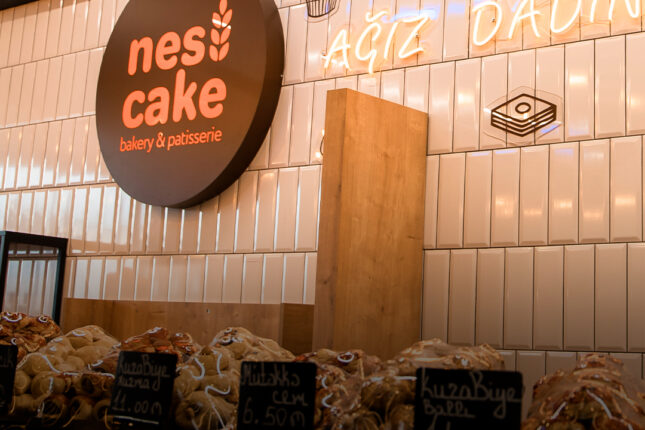 “Nescake”dən alınan ruletdən milçək çıxdı – Foto “Nescake”dən alınan ruletdən milçək çıxdı – Foto