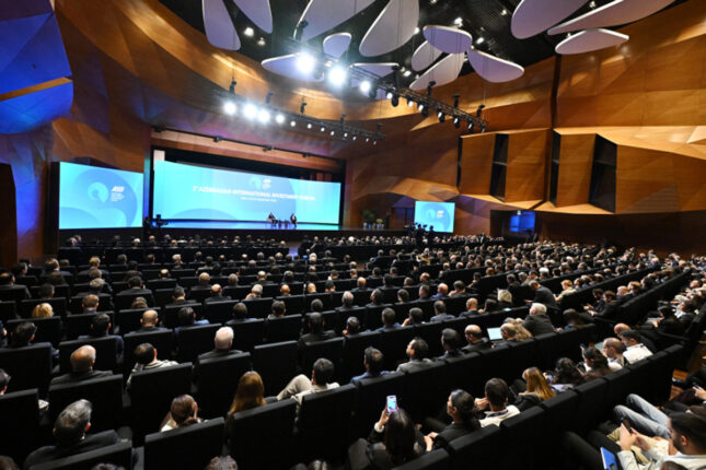 “ÜDM-in 70 faizdən çoxu qeyri-neft sektorunun payına düşür” – Prezident