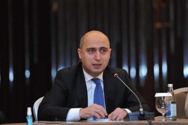 “Oxunu nə öyrədirik, nə də ölçürük”