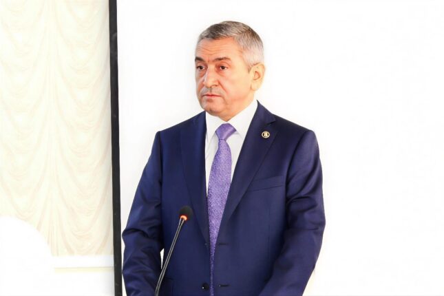Adil Vəliyevin adamı sakinləri hədələdi: Sizə “toy tutacaq”-VİDEO