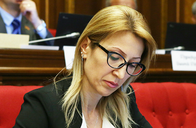 Tandelyanın əsassız Kərki iddiası: Vardanyanın pullarının “səsi” çıxır Tandelyanın əsassız Kərki iddiası: Vardanyanın pullarının “səsi” çıxır