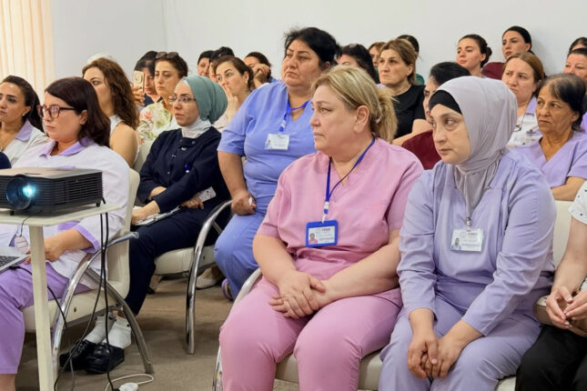 Orta və kiçik tibb heyətinin maaşı necə artırılır? Orta və kiçik tibb heyətinin maaşı necə artırılır?