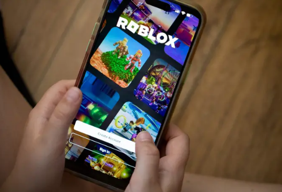 Yeniyetmənin “Roblox”a görə intiharı parlamentdə müzakirə edildi Yeniyetmənin “Roblox”a görə intiharı parlamentdə müzakirə edildi