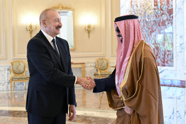 Prezident BƏƏ-nin milli təhlükəsizlik müşavirini qəbul etdi (FOTO) Prezident BƏƏ-nin milli təhlükəsizlik müşavirini qəbul etdi (FOTO)