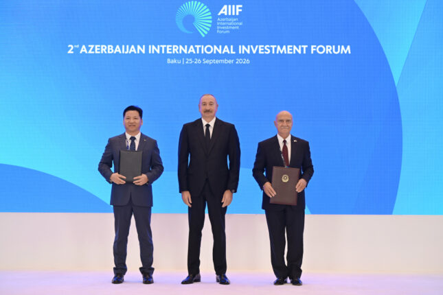 İmzalanmış sənədlər Prezidentin iştirakı ilə mübadilə edildi – FOTOLAR İmzalanmış sənədlər Prezidentin iştirakı ilə mübadilə edildi – FOTOLAR