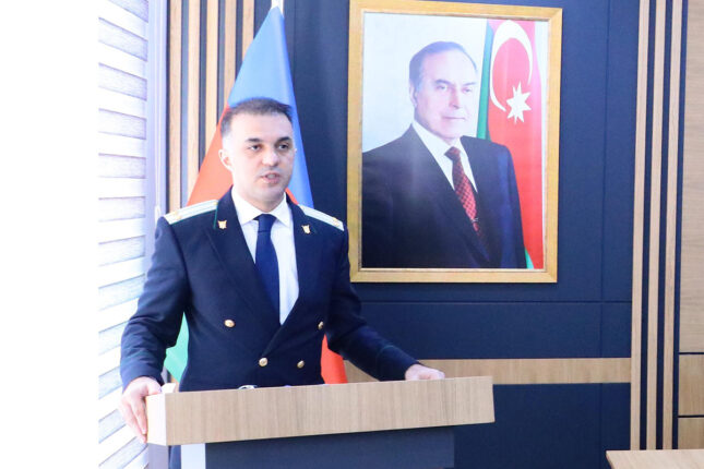 Məhbus onu ittiham edən prokuroru məhkəməyə verdi
