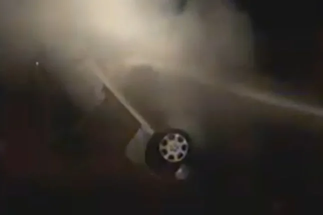 Bakıda “Mercedes” yandı – Video Bakıda “Mercedes” yandı – Video