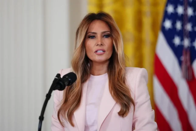 Ukraynaya barış gətirən qadın – Melaniyanın dosyesi Ukraynaya barış gətirən qadın – Melaniyanın dosyesi