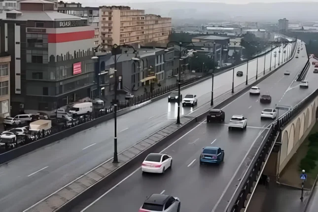 Bakının əsas prospektlərindən birində yeni radar quraşdırıldı Bakının əsas prospektlərindən birində yeni radar quraşdırıldı