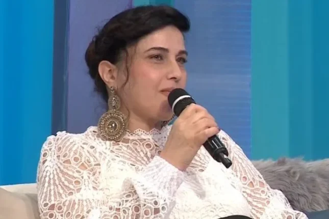 “Özümə deyirdim ki, atan yoxdur, niyə gülürsən?” “Özümə deyirdim ki, atan yoxdur, niyə gülürsən?”