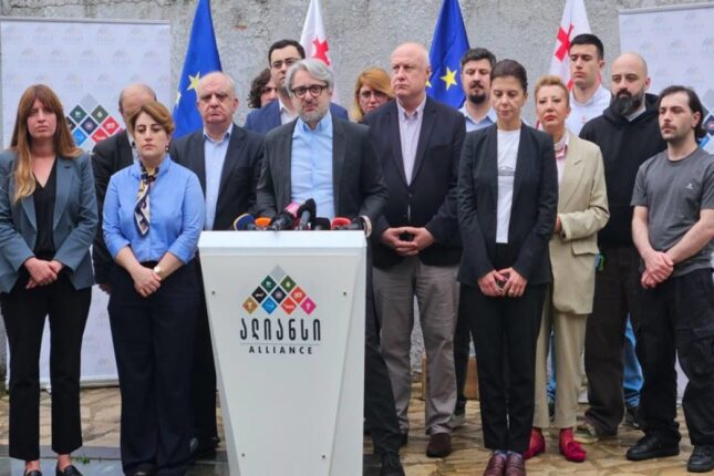 Gürcüstan müxalifəti etiraz aksiyaları elan edib Gürcüstan müxalifəti etiraz aksiyaları elan edib