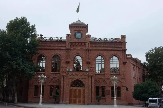 Aqrar Universitetində müəllimlər səbəbsiz işdən çıxarılır Aqrar Universitetində müəllimlər səbəbsiz işdən çıxarılır