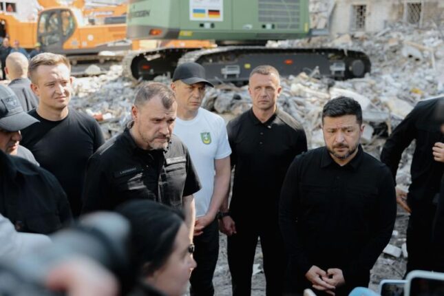 Zelenski: Rusiya atəşkəs çağırışına əməl etmədi Zelenski: Rusiya atəşkəs çağırışına əməl etmədi
