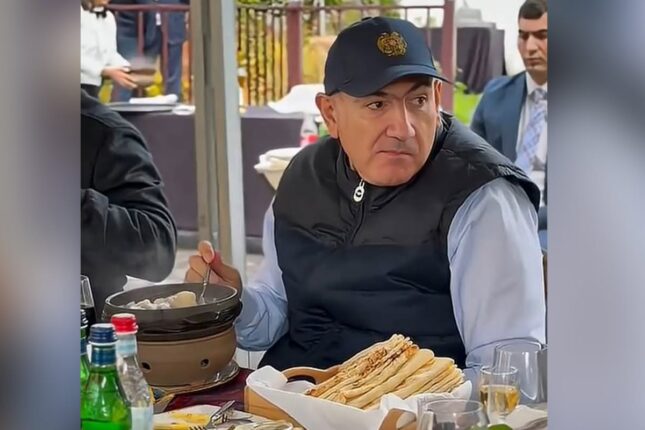 Paşinyan xaş qonaqlığında – Video