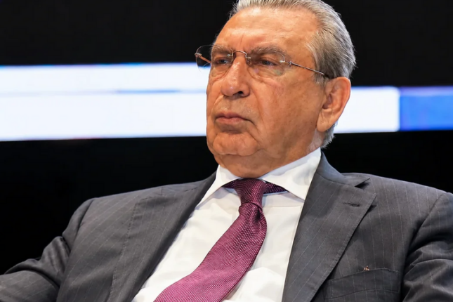 Ramiz Mehdiyev ekrana divanda uzanmış halda qoşulub – Sərdar Cəlaloğlu məhkəmədə gördüklərini danışdı