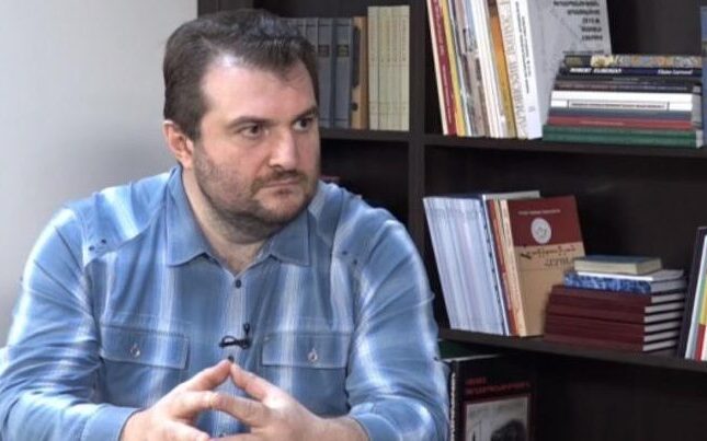 “İran Azərbaycandan əl çəkməyəcək” – Erməni analitikdən hicab açıqlaması