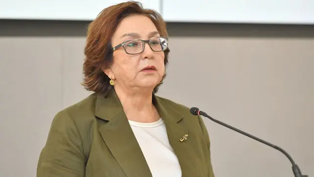 Məleykə Abbaszadə: Məzunların 3,2 faizi ixtisası sırf öz marağına görə seçib Məleykə Abbaszadə: Məzunların 3,2 faizi ixtisası sırf öz marağına görə seçib