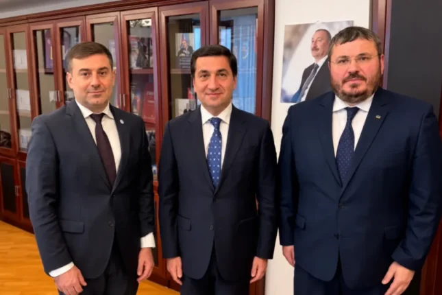 Hikmət Hacıyev Ukrayna Ombudsmanı ilə müzakirə apardı Hikmət Hacıyev Ukrayna Ombudsmanı ilə müzakirə apardı