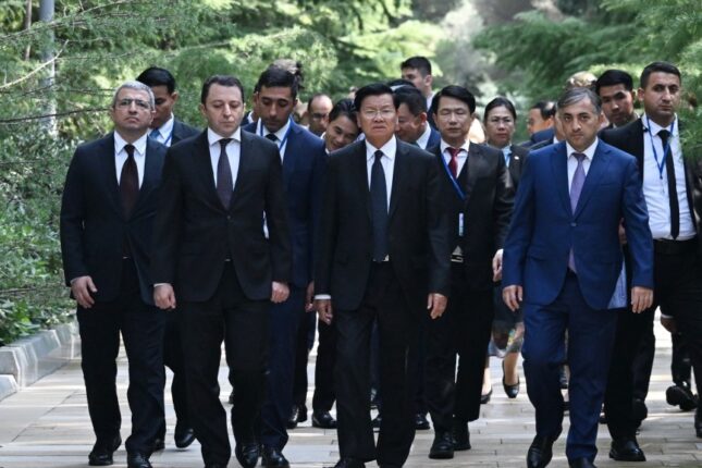 Laos Prezidenti Fəxri xiyabanı ziyarət edib – FOTOLAR