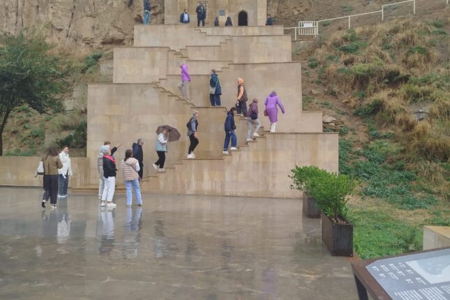 “Diri Baba” türbəsini 9 ayda 28 mindən çox turist ziyarət edib – AÇIQLAMA “Diri Baba” türbəsini 9 ayda 28 mindən çox turist ziyarət edib – AÇIQLAMA
