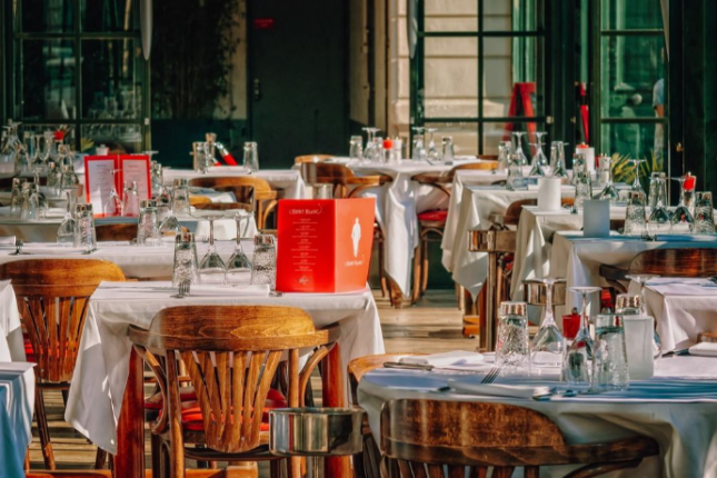 Bakıda məşhur restoran fəaliyyətini dayandırdı